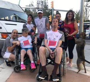 Els residents de Les Hortènsies a la cursa del Poble Nou