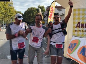 Els residents de Les Hortènsies a la cursa del Poble Nou